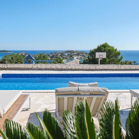Pet Friendly In Vakantiehuis Sevid